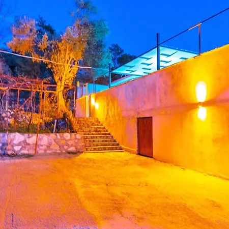 1 Bedroom Stone House With Private Secluded Pool And Jakuzzi Villa