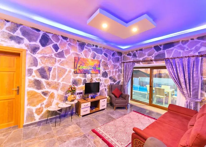 ヴィラ 1 Bedroom Stone House With Private Secluded Pool And Jakuzzi カルカン